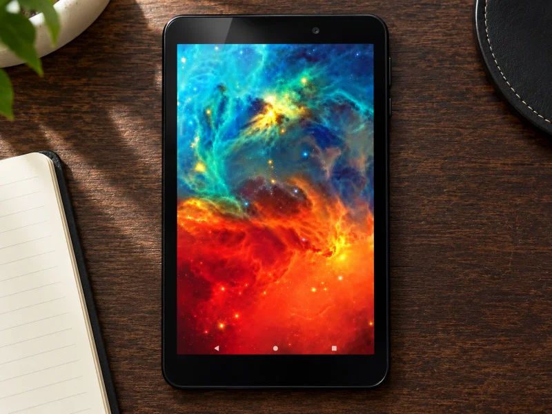 插图:7 inch black tablet on a desk